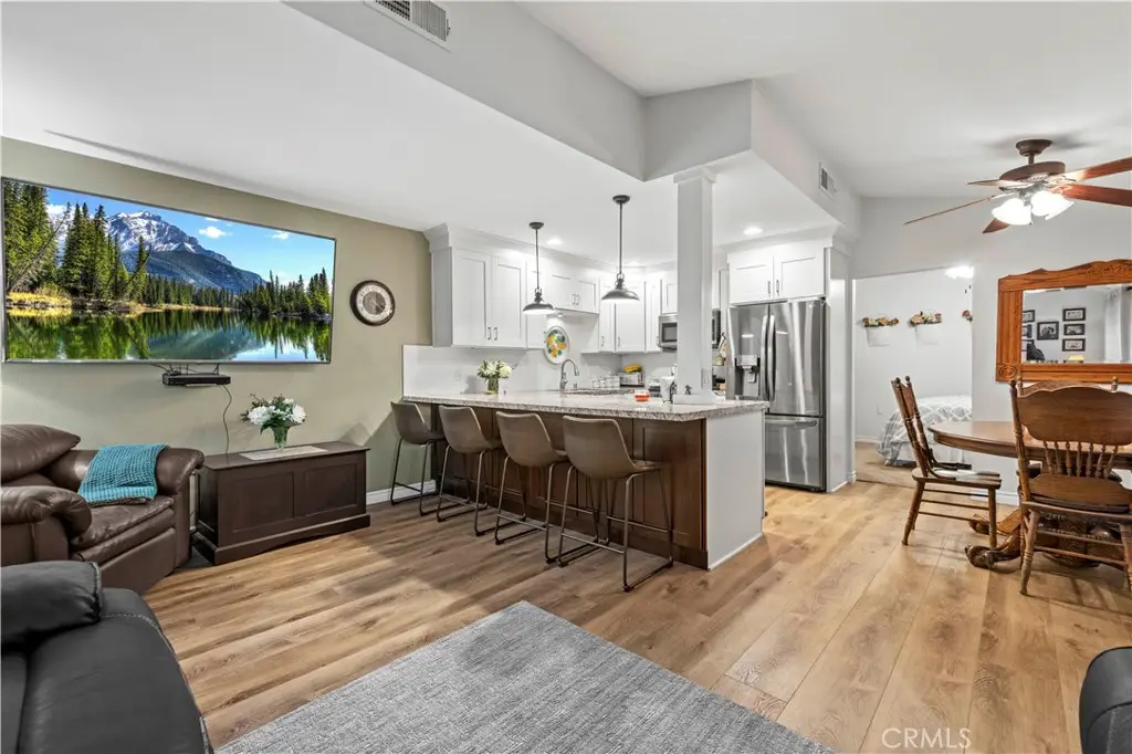 19160 Avenue Of The Oaks #B, Newhall, CA 91321 - #1