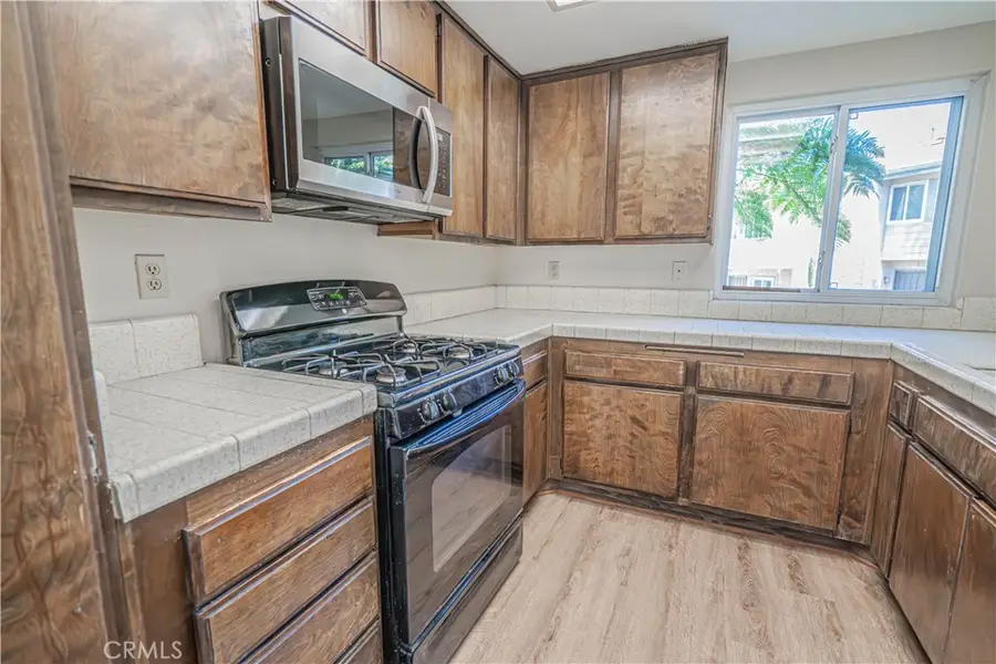 8323 Grenoble #32, Sunland, CA 91040 - Image #3