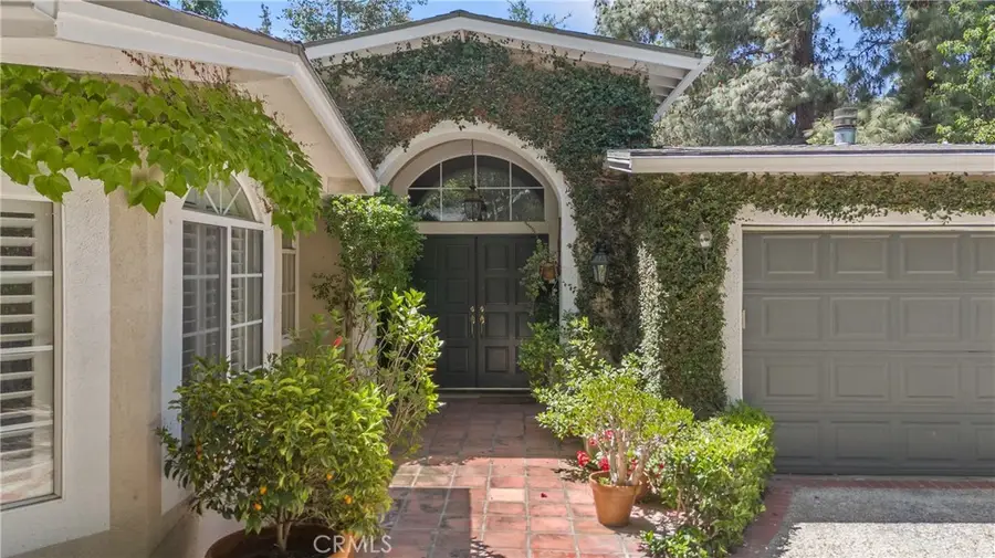 3818 Hayvenhurst Avenue, Encino, CA 91436 - #3