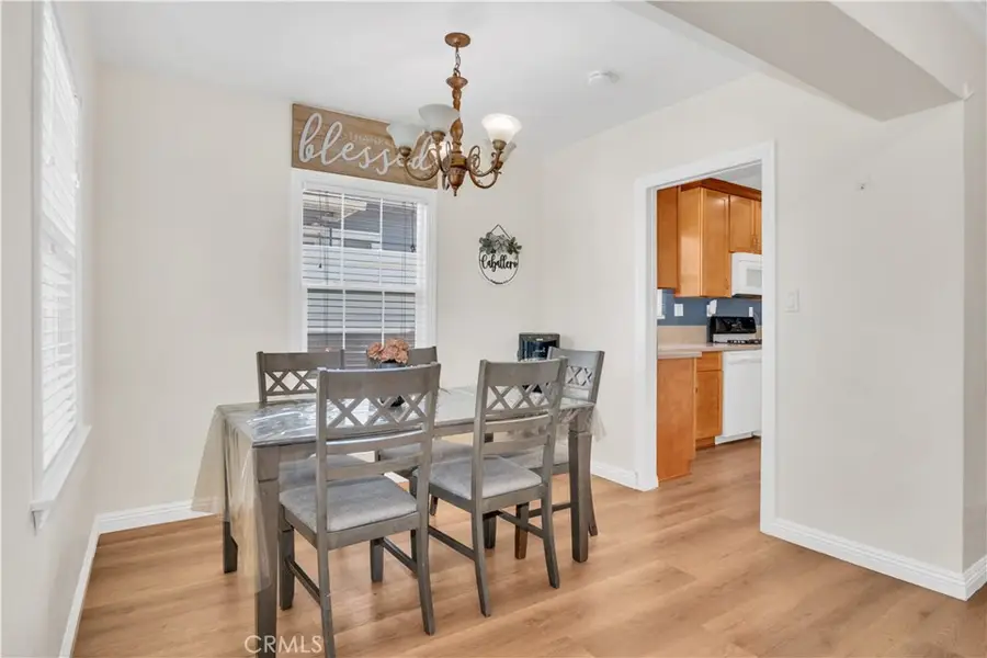 1343 N Whitnall Hwy, Burbank, CA 91505 - #3