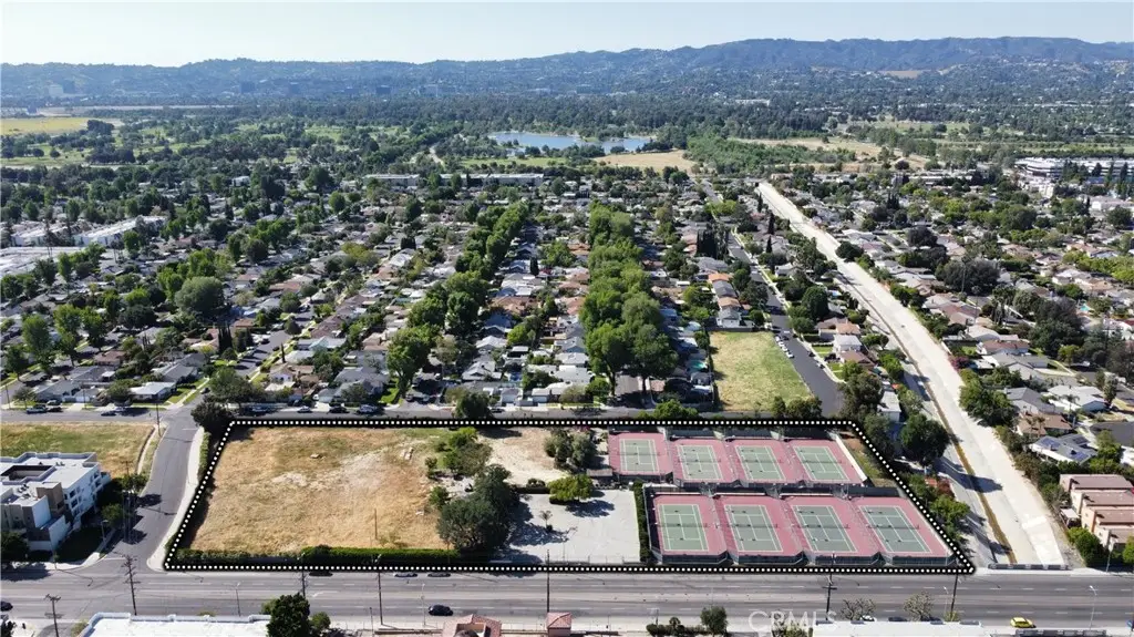 16600 Vanowen, Van Nuys, CA 91406 - #1