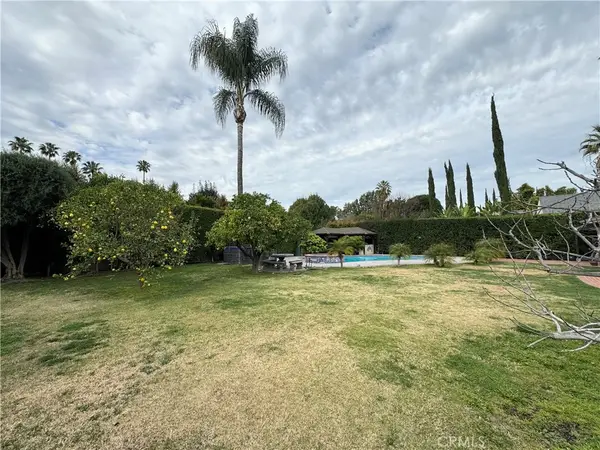 5329 Mecca Avenue, Tarzana, CA 91356