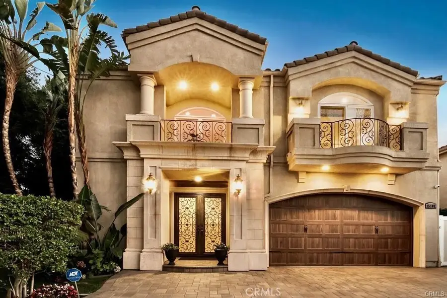 15102 Greenleaf Street, Sherman Oaks, CA 91403 - Image #2