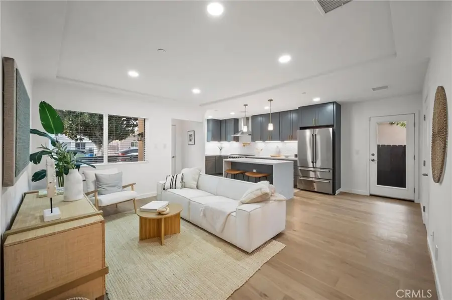 14328 Emelita Street, Sherman Oaks, CA 91401 - #3