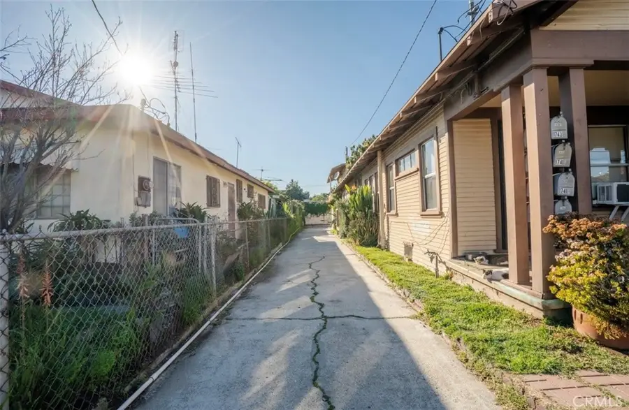 1741 S S New England, Los Angeles, CA 90006 - #3