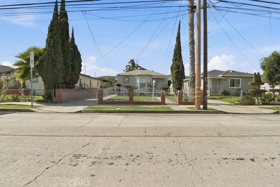 10223 S Grevillea Avenue, Inglewood, CA 90304 - #2