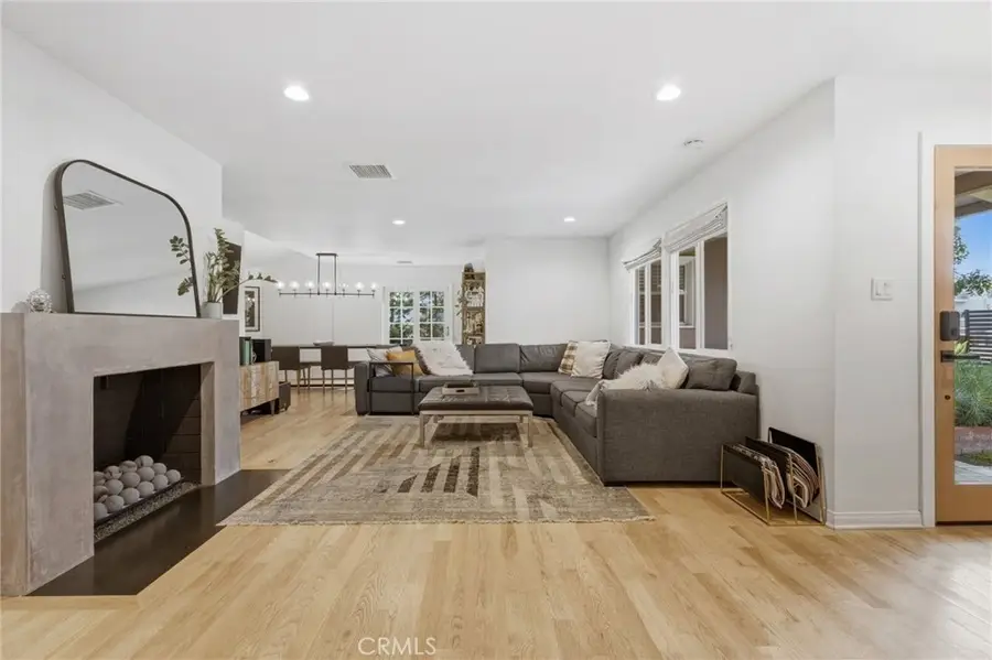 5208 Woodman, Sherman Oaks, CA 91401 - #3