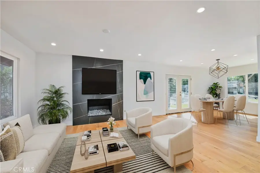 22357 Welby Way, Canoga Park, CA 91303 - #2