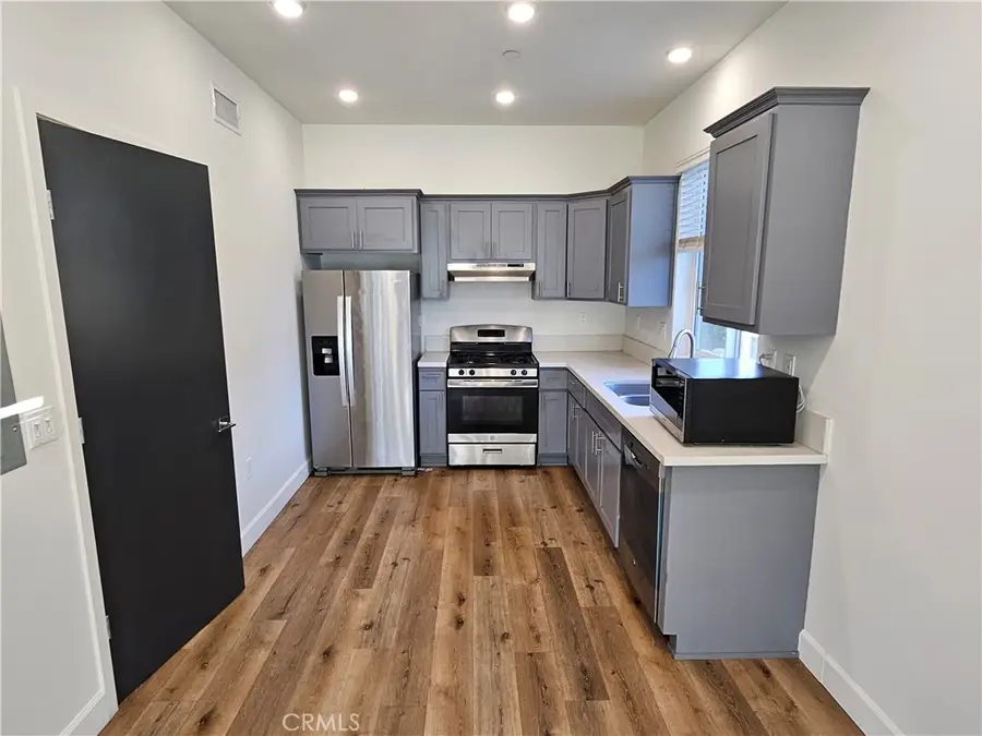 14550 Burbank, Van Nuys, CA 91411 - #2