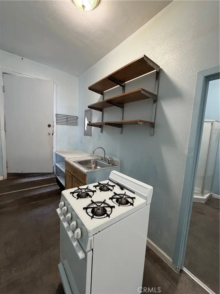 7815 S Western, Los Angeles, CA 90047 - #3