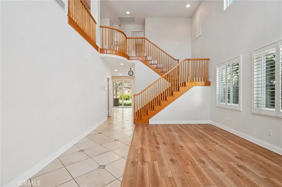 28643 Silverking, Saugus, CA 91390 - #3