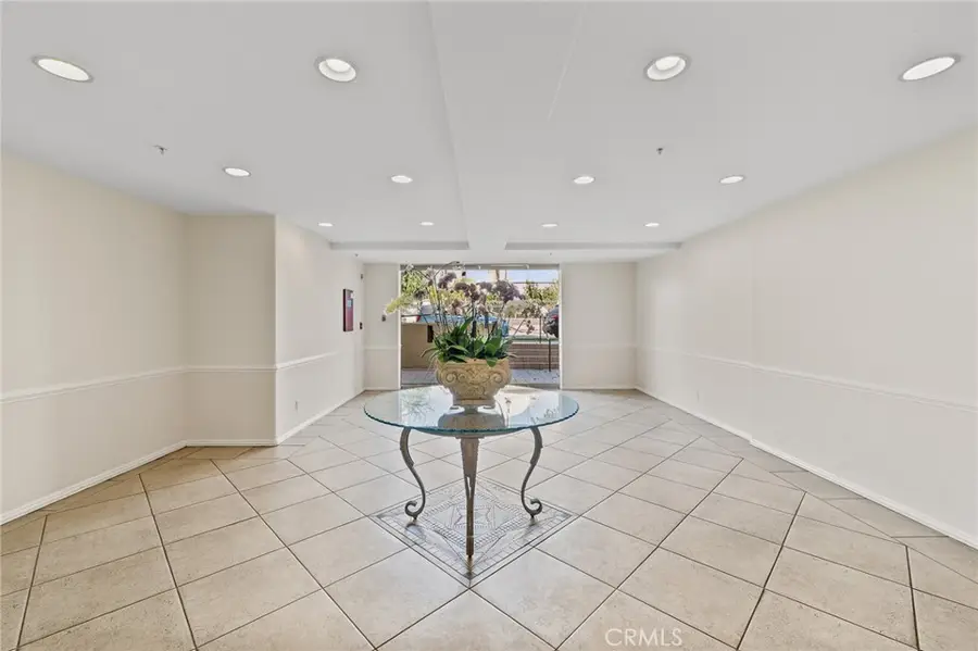 10824 Bloomfield #108, North Hollywood, CA 91602 - #3