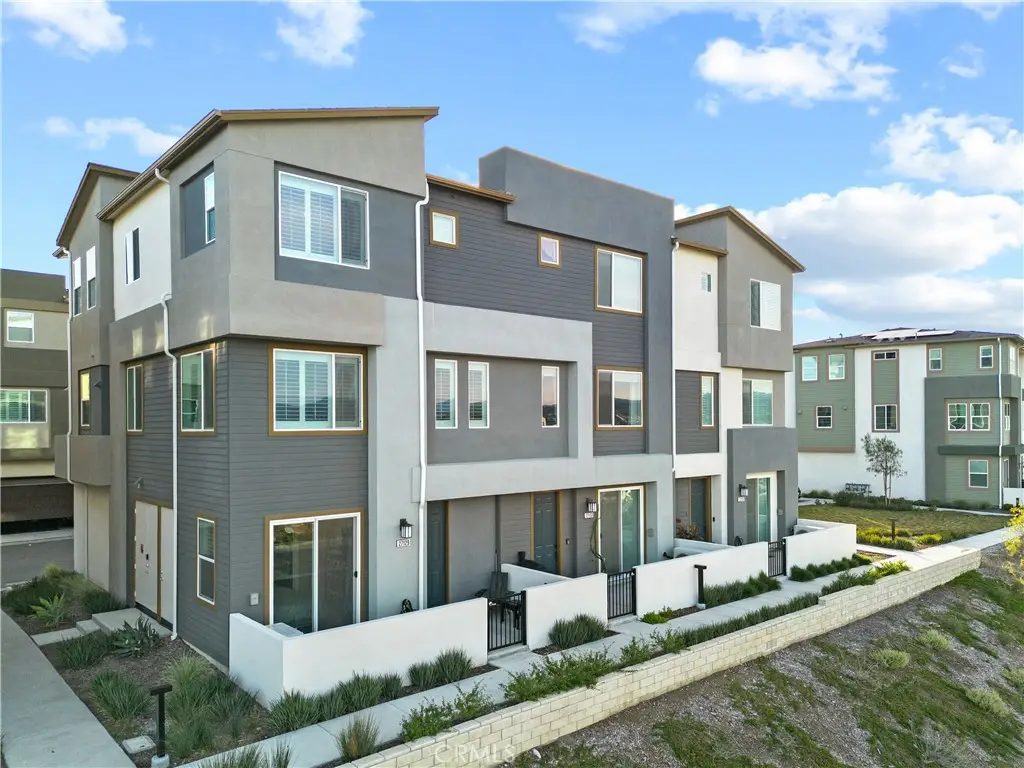 27129 Valley Oak, Valencia, CA 91381 - #1