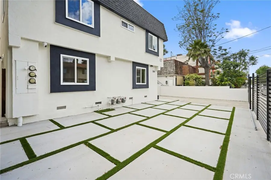 7010 Lennox Avenue, Van Nuys, CA 91405 - #3