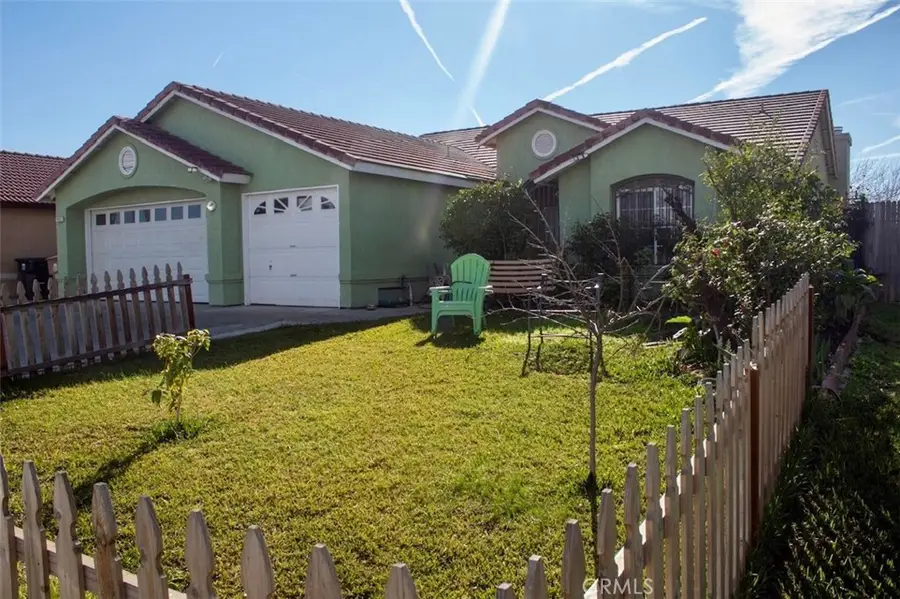 2901 Flint Hills, Bakersfield, CA 93313 - #3