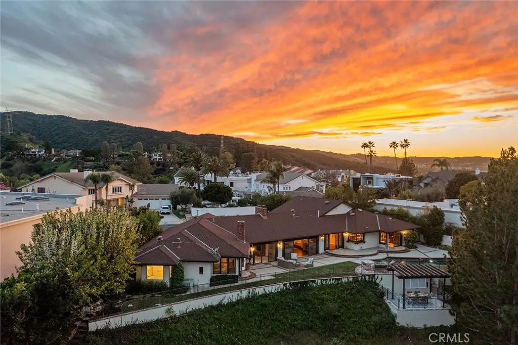 3906 Lake Vista Court, Encino, CA 91316 - #1