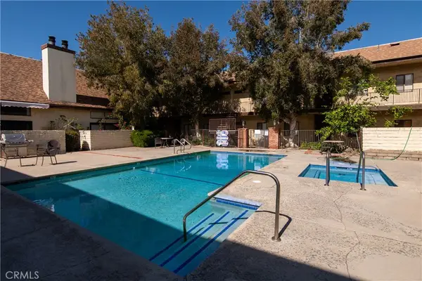 7632 Topanga Canyon #117, Canoga Park, CA 91304