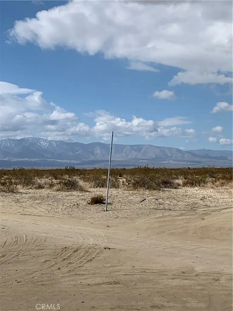 200 Avenue R, Palmdale, CA 93591 - #1