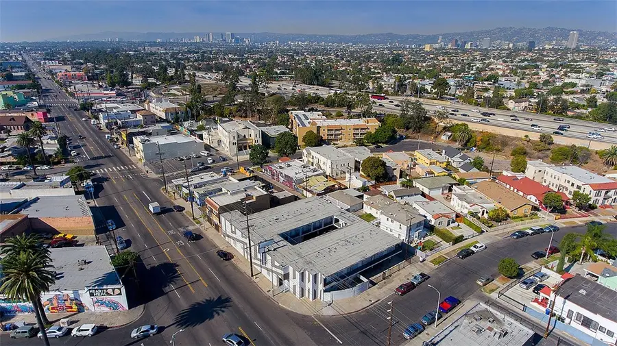 4905 W Adams Boulevard, Los Angeles, CA 90016 - #2