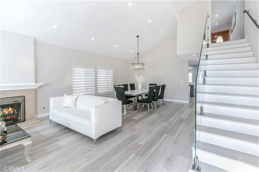 10670 Deering, Chatsworth, CA 91311 - #2