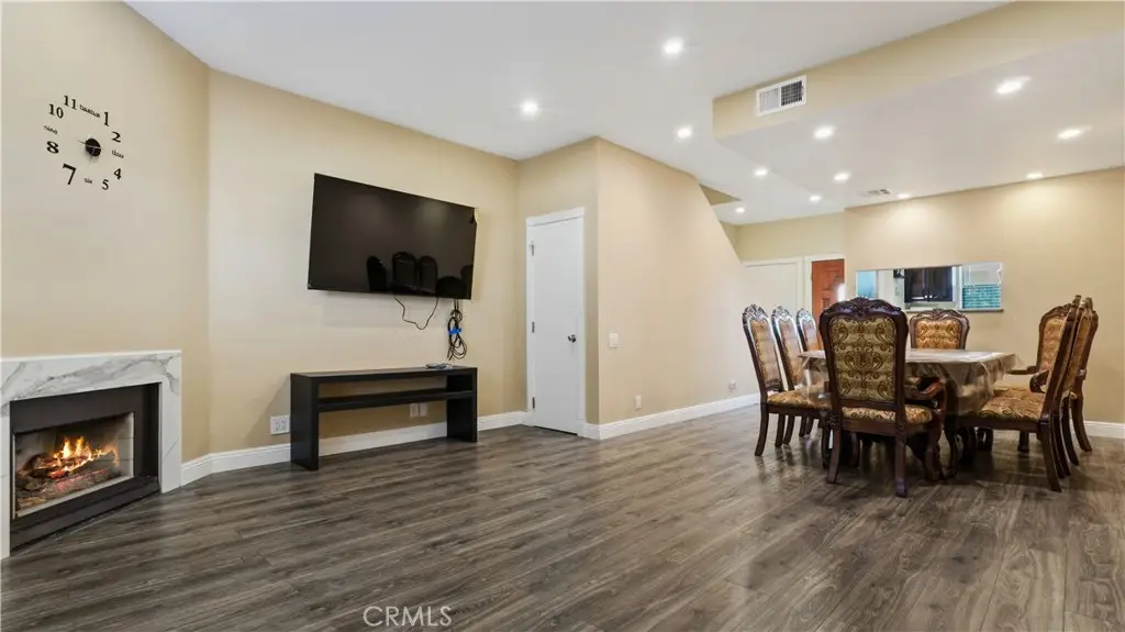 14256 Victory Boulevard #3, Van Nuys, CA 91401 - #1