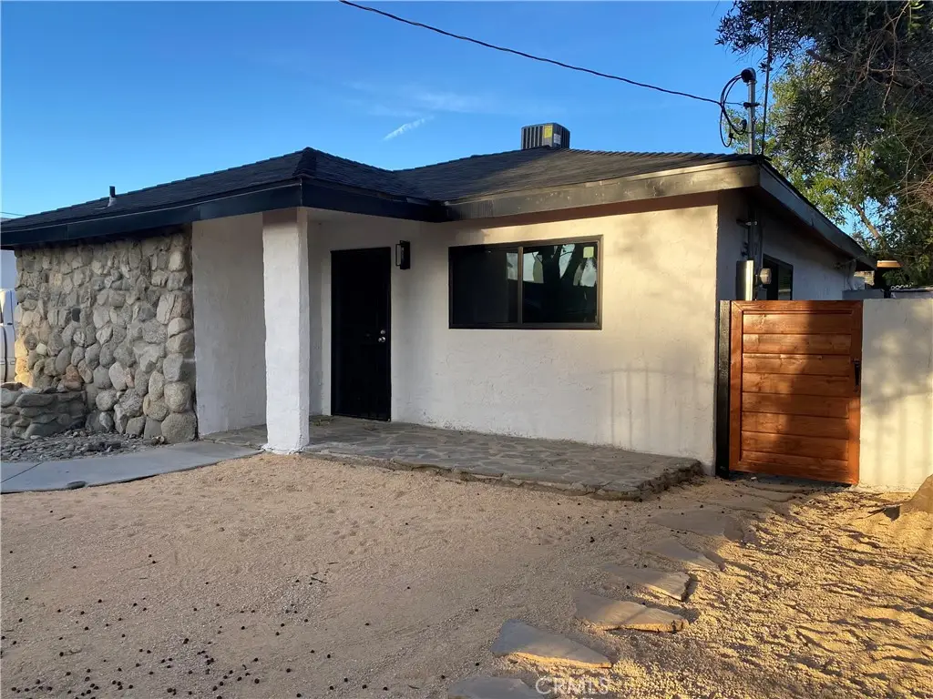 1215 Woodworth, San Fernando, CA 91340 - #1