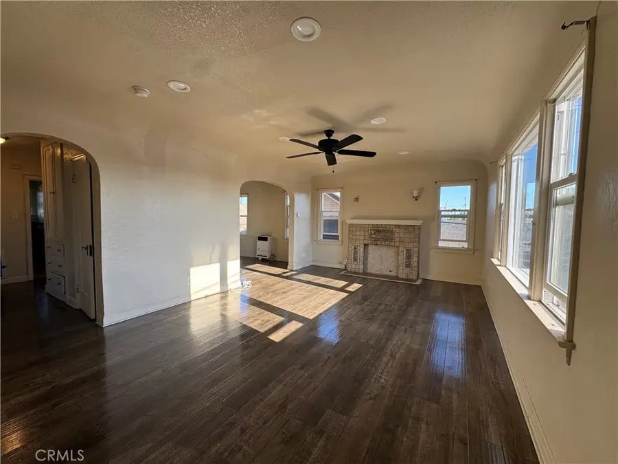 5116 S Budlong Avenue, Los Angeles, CA 90037 - #3