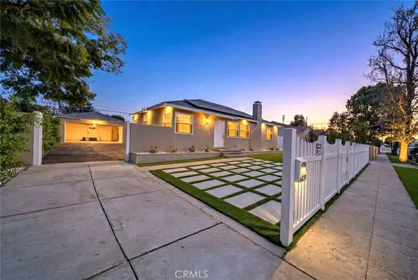 6820 Jellico Avenue, Lake Balboa, CA 91406