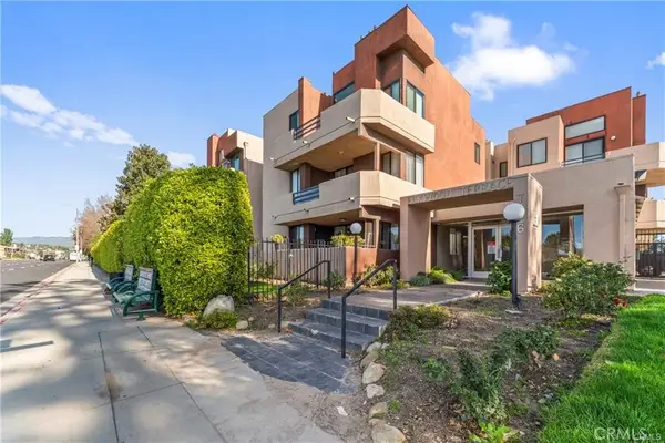 7826 Topanga Canyon #207, Canoga Park, CA 91304