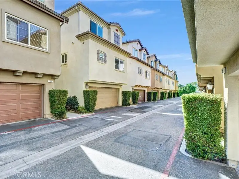 6840 De Celis #31, Lake Balboa, CA 91406 - #1