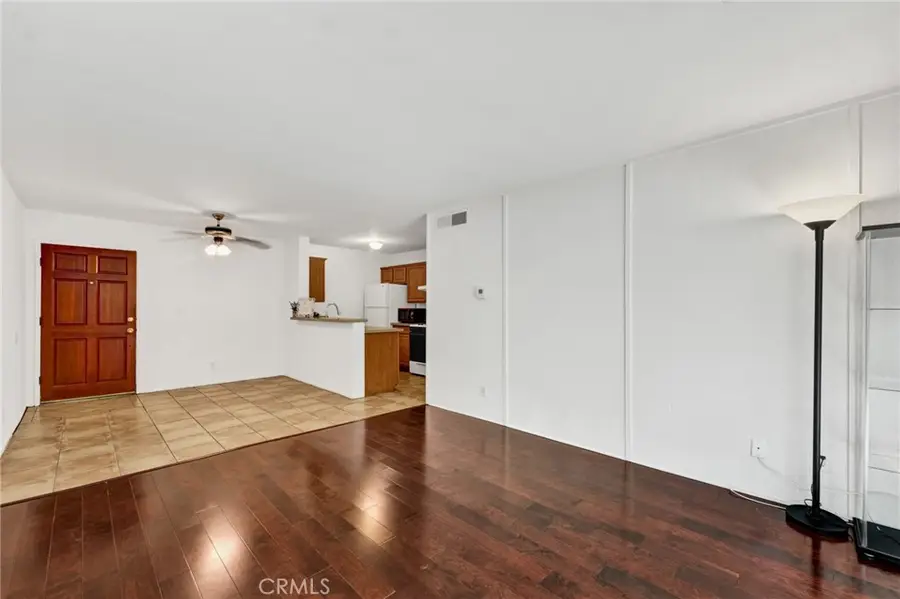 18645 Hatteras Street #184, Tarzana, CA 91356 - #2