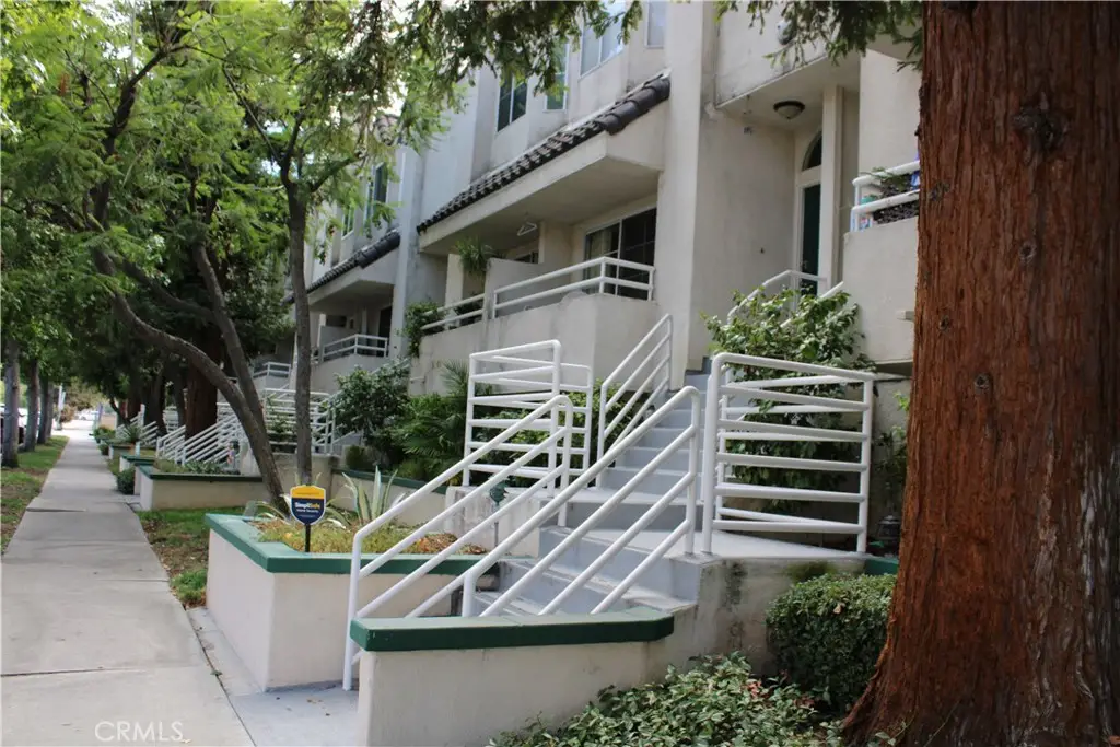 5145 Yarmouth, Encino, CA 91316 - #1