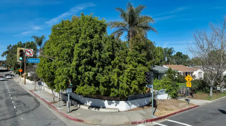 11667 Burbank, North Hollywood, CA 91601 - #2