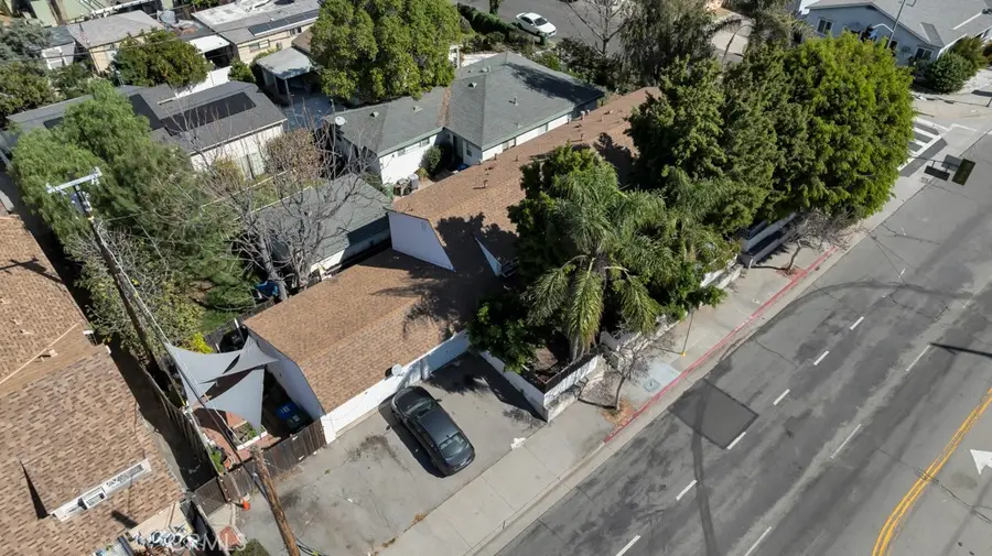 11667 Burbank, North Hollywood, CA 91601 - #3