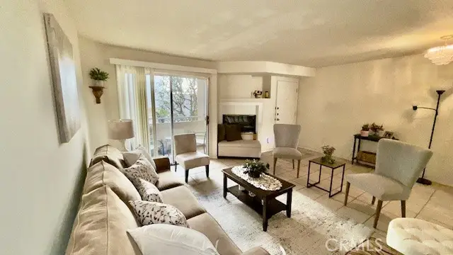 19400 Wyandotte #16, Reseda, CA 91335 - #3