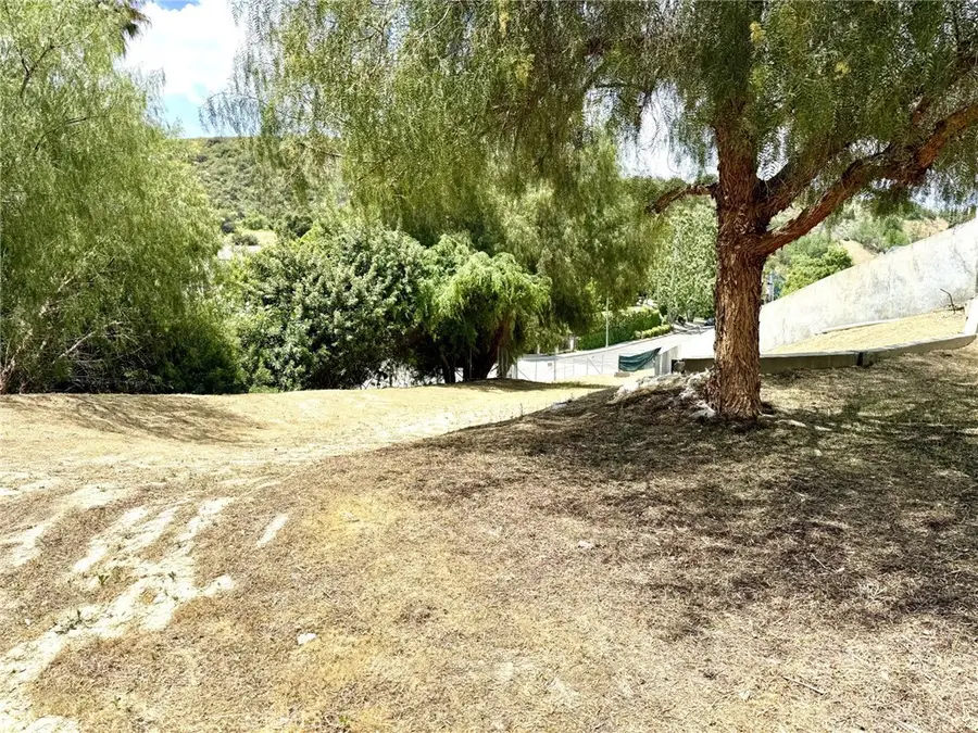 20101 Chapter Drive, Woodland Hills, CA 91364 - #3