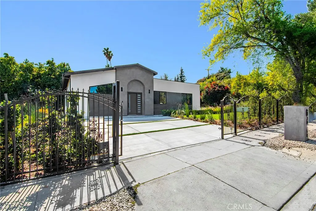 20100 Hatteras Street, Woodland Hills, CA 91367 - #1