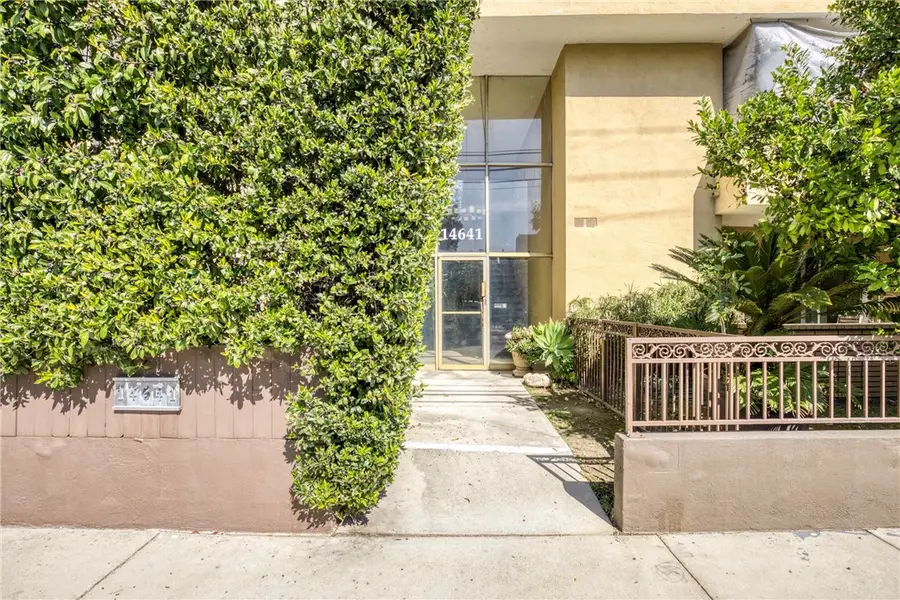 14641 Magnolia Boulevard, Sherman Oaks, CA 91403 - #3