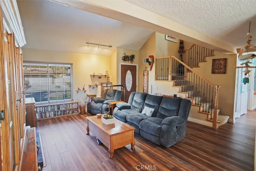 21946 Peppercorn, Saugus, CA 91350 - #3