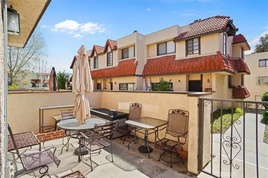 27617 Nugget Drive #1, Canyon Country, CA 91387 - #2