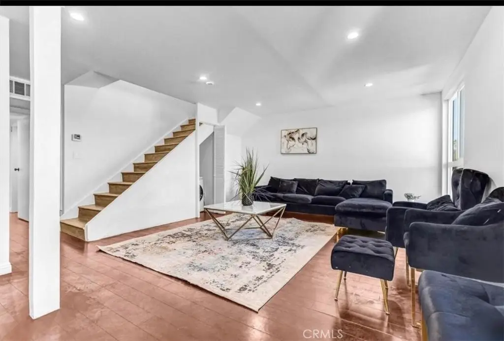 6155 Reseda Blvd #4, Tarzana, CA 91335 - #1