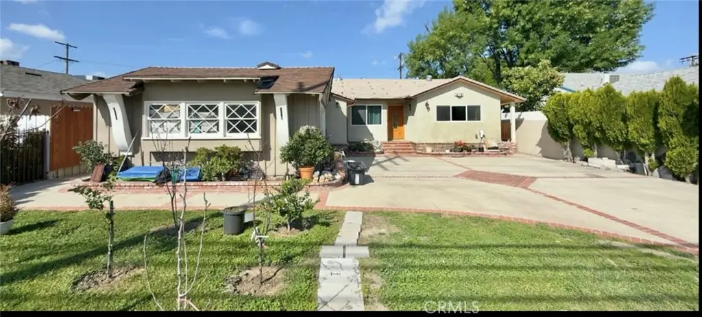5921 Fallbrook Avenue, Woodland Hills, CA 91367 - #1