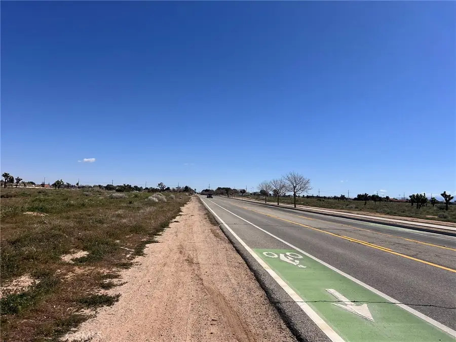 0 Avenue L8, Lancaster, CA 93534 - #3