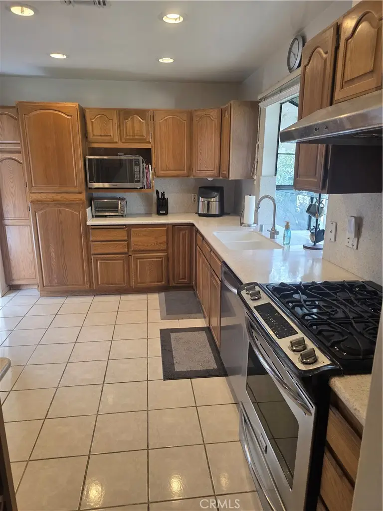 19040 Friar, Tarzana, CA 91335 - #2