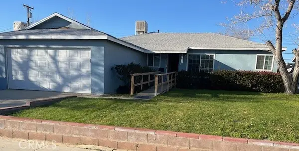 1015 W Avenue J7, Lancaster, CA 93534