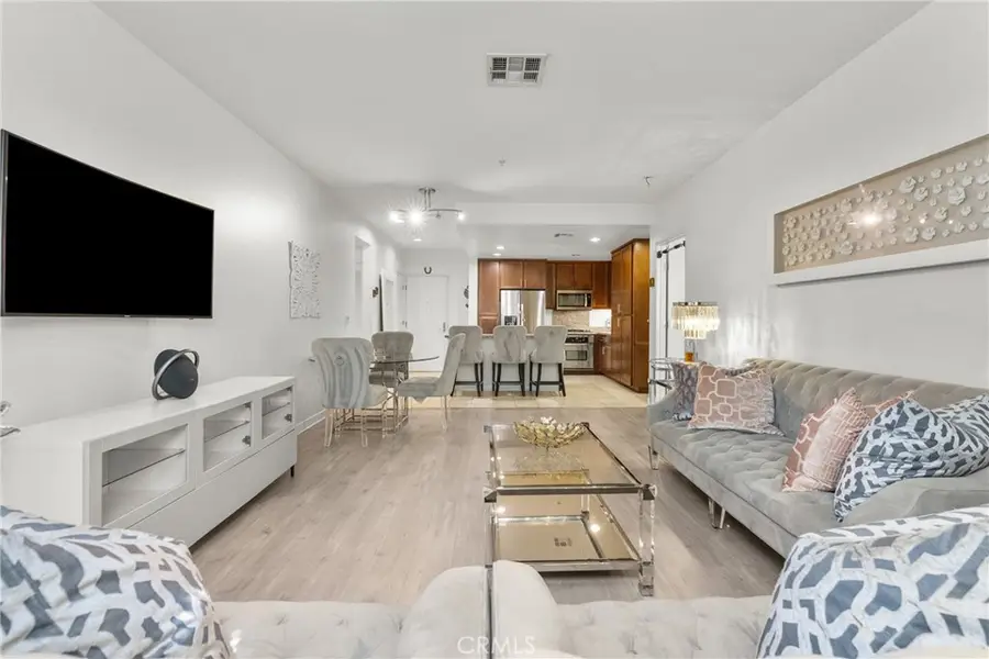 21301 Erwin, Woodland Hills, CA 91367 - #3