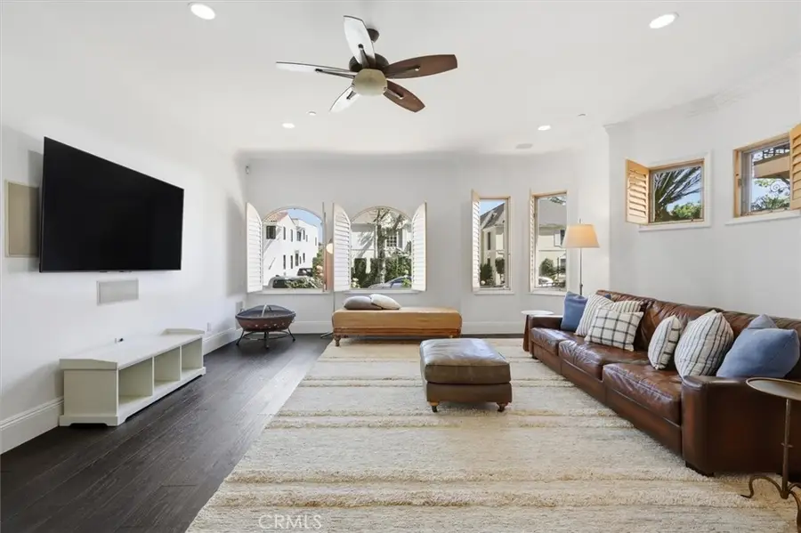 143 N Arnaz Drive #105, Beverly Hills, CA 90211 - #2