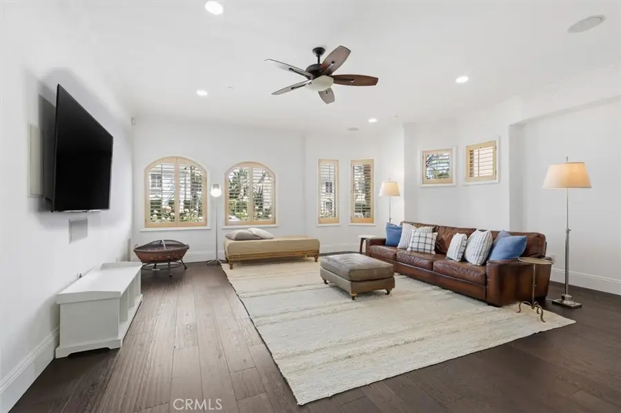 143 N Arnaz Drive #105, Beverly Hills, CA 90211 - #3