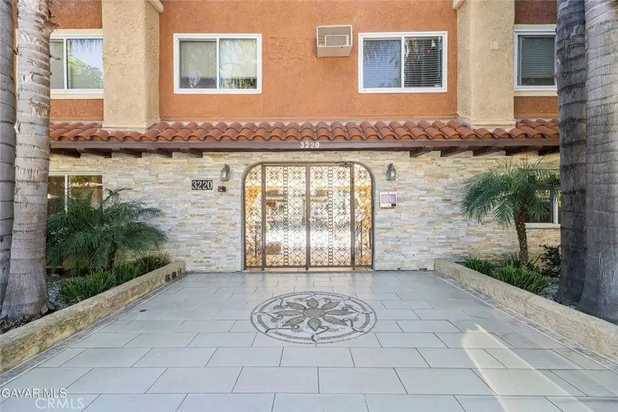 3220 Altura Avenue #220, Glendale, CA 91214 - #2