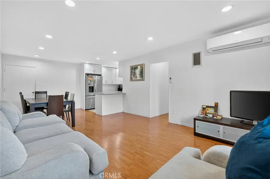 7826 Laurel Canyon Boulevard #17, North Hollywood, CA 91605 - #2